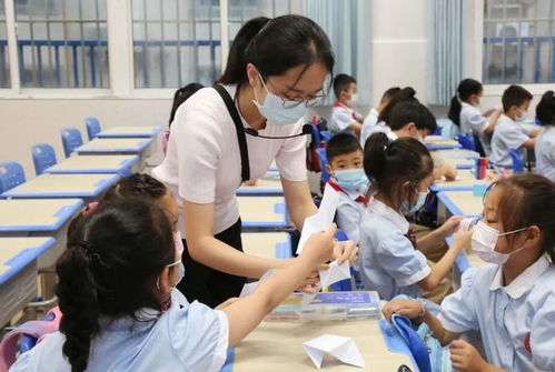 徐州中小學(xué)課后服務(wù)全面啟動(dòng) 周五無(wú)作業(yè)，看護(hù)服務(wù)暖人心